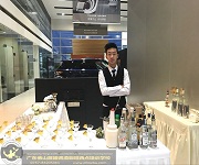【佛山展翅調酒咖啡西點培訓學?！?017年3月17日佛山慶豐路暢捷豹路虎4S店邀請韋杰花式調酒演出節目嘉賓！