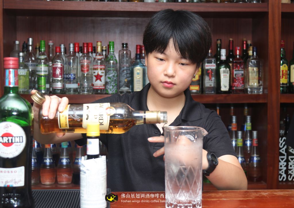 女生學(xué)調(diào)酒怎么樣？好嗎？